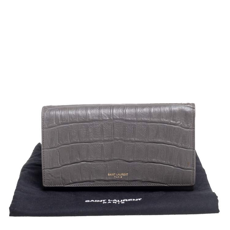 مملوكة مسبقًا Saint Laurent Grey Croc Embossed Leather Flap Wallet