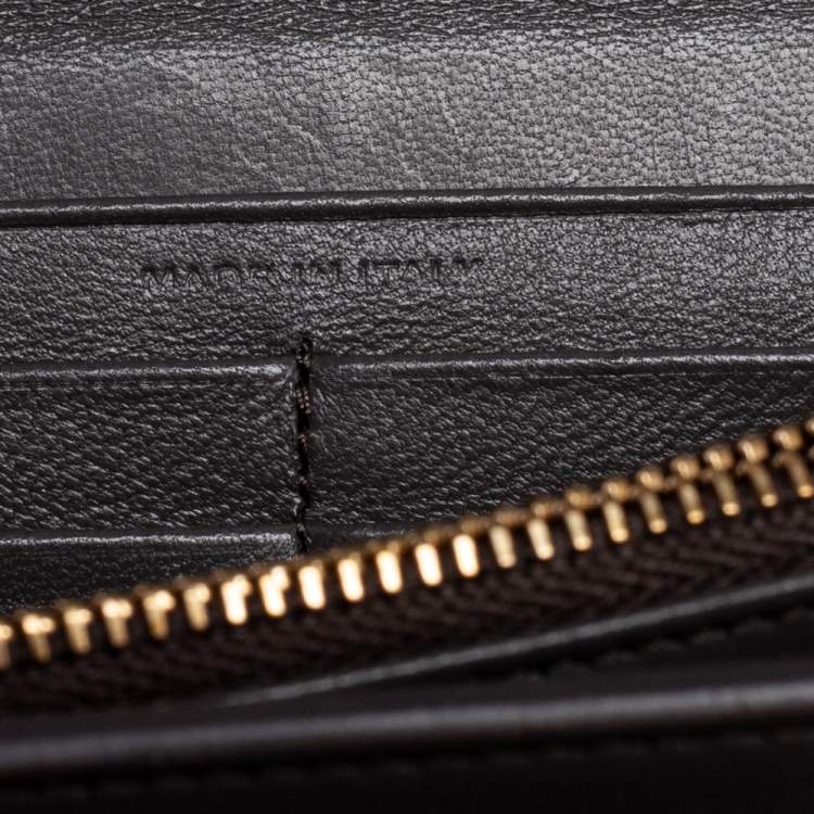 مملوكة مسبقًا Saint Laurent Grey Croc Embossed Leather Flap Wallet