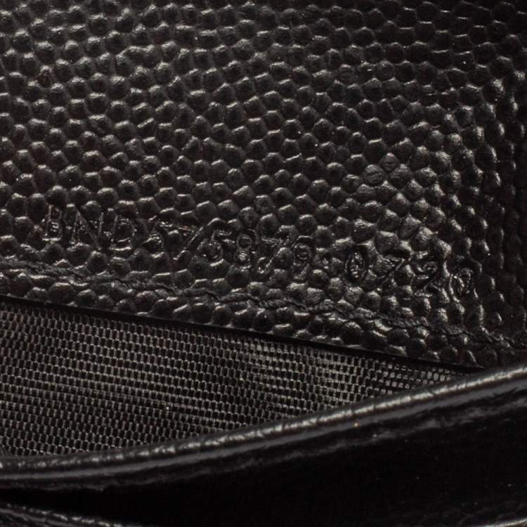 مملوكة مسبقًا Saint Laurent Black Matelassé Leather Flap Zip Compact Wallet