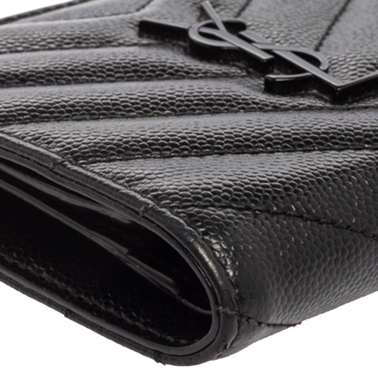 مملوكة مسبقًا Saint Laurent Black Matelassé Leather Flap Zip Compact Wallet
