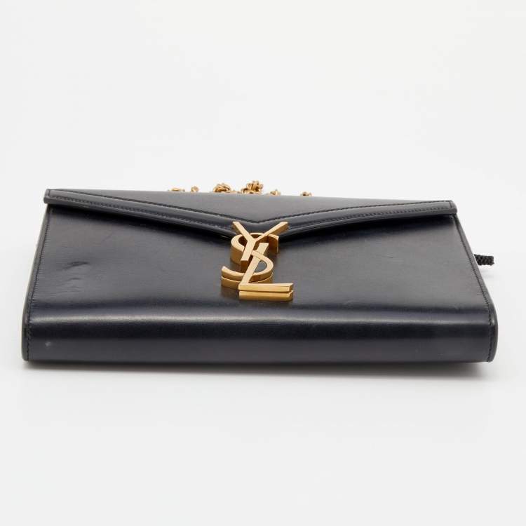 مملوكة مسبقًا Saint Laurent Black Leather Cassandra Wallet on Chain