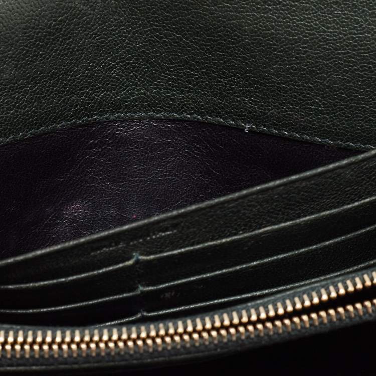 مملوكة مسبقًا Saint Laurent Dark Green Chevron Leather Cassandre Continental Wallet