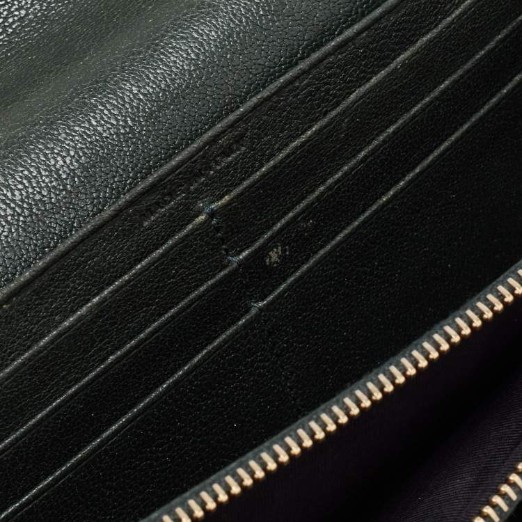 مملوكة مسبقًا Saint Laurent Dark Green Chevron Leather Cassandre Continental Wallet