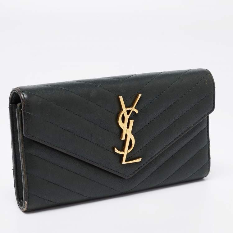 مملوكة مسبقًا Saint Laurent Dark Green Chevron Leather Cassandre Continental Wallet