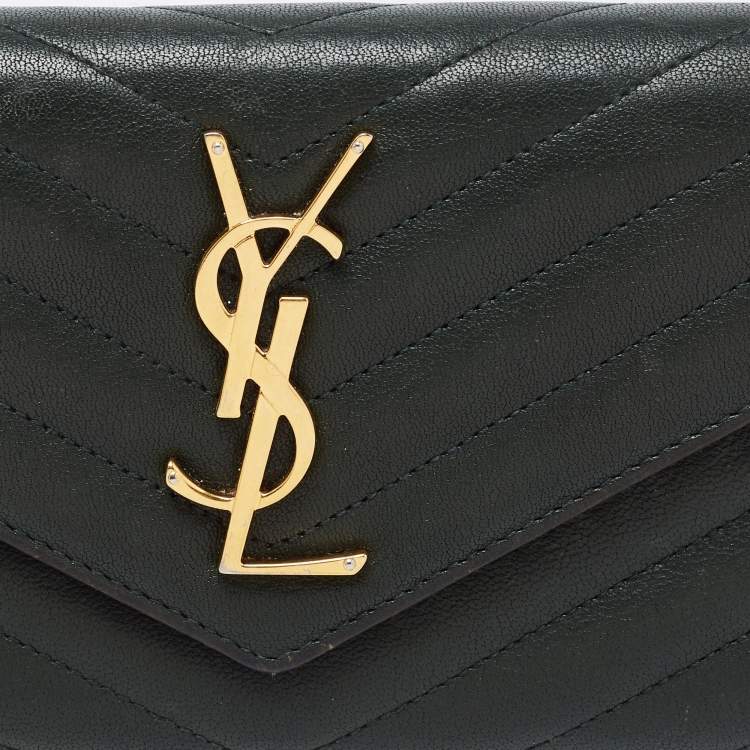 مملوكة مسبقًا Saint Laurent Dark Green Chevron Leather Cassandre Continental Wallet