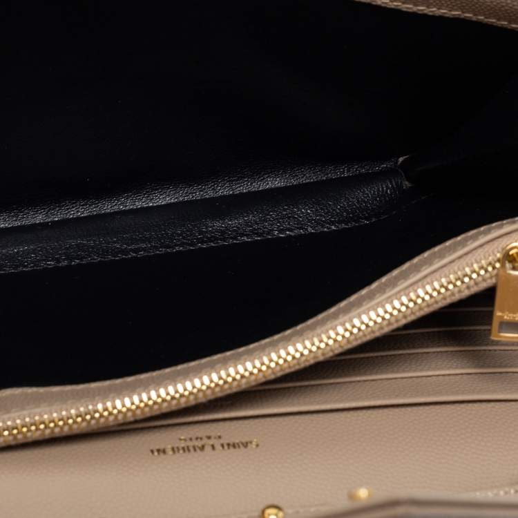 مملوكة مسبقًا Saint Laurent Beige Matelassé Leather Monogram Envelope Wallet on Chain