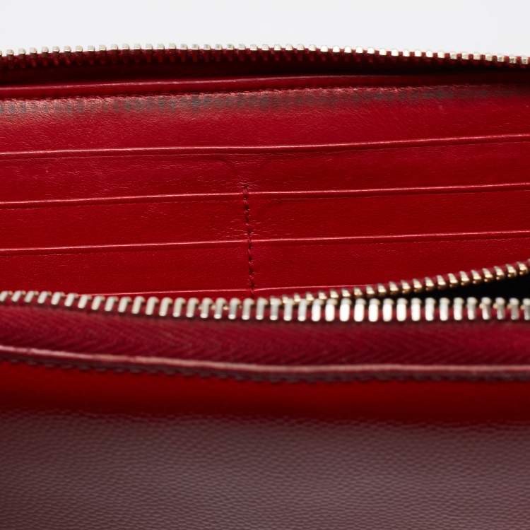 مملوكة مسبقًا Saint Laurent Red Patent Leather Zip Around Wallet
