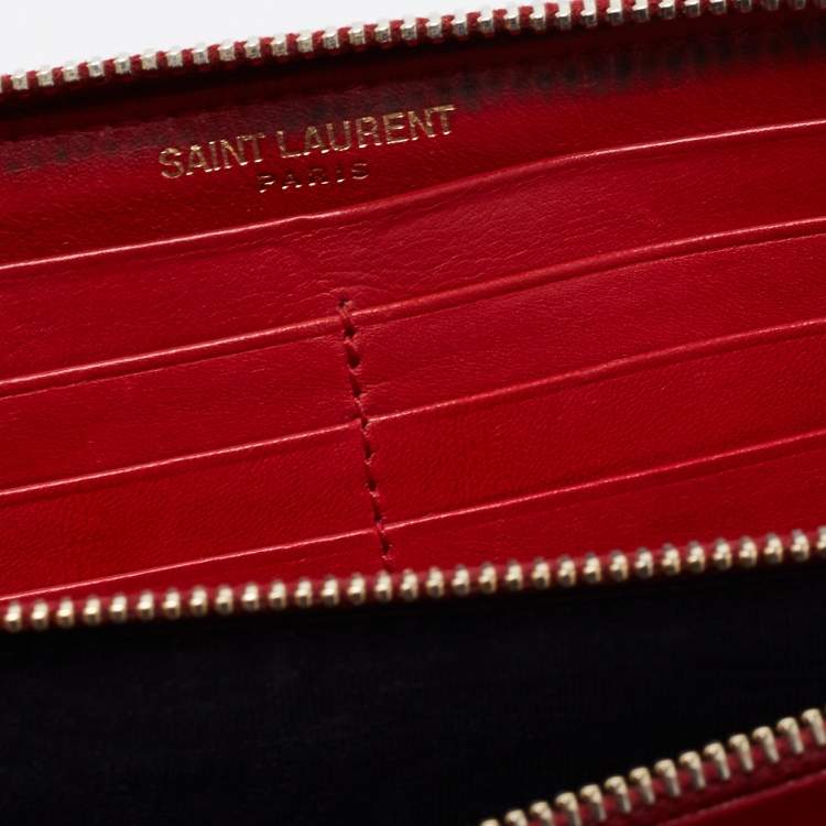 مملوكة مسبقًا Saint Laurent Red Patent Leather Zip Around Wallet
