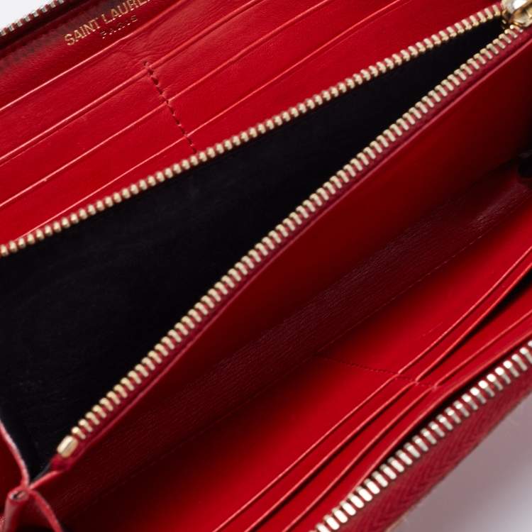 مملوكة مسبقًا Saint Laurent Red Patent Leather Zip Around Wallet