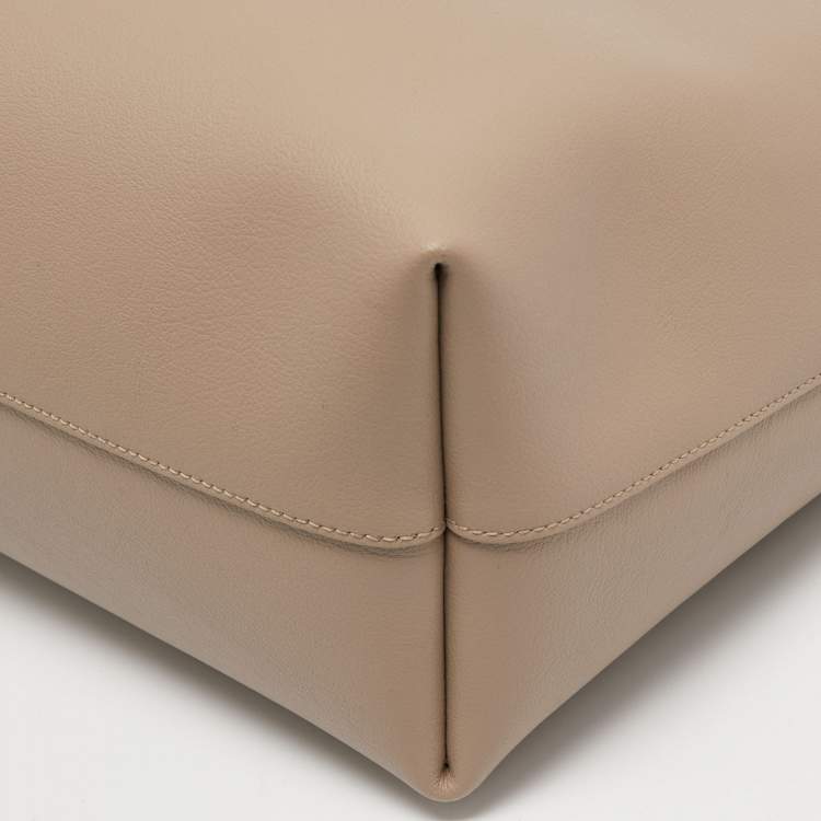 Pre Owned Saint Laurent Beige Leather E/W Shopper Tote