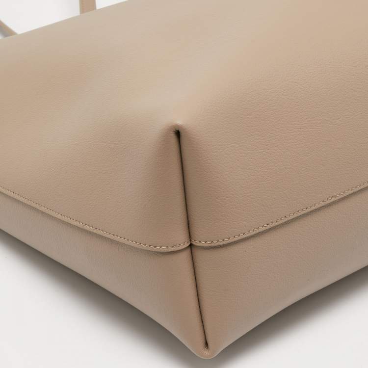 Pre Owned Saint Laurent Beige Leather E/W Shopper Tote