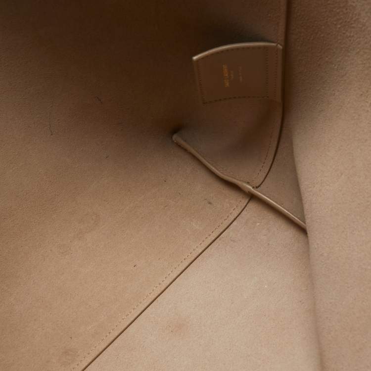 Pre Owned Saint Laurent Beige Leather E/W Shopper Tote