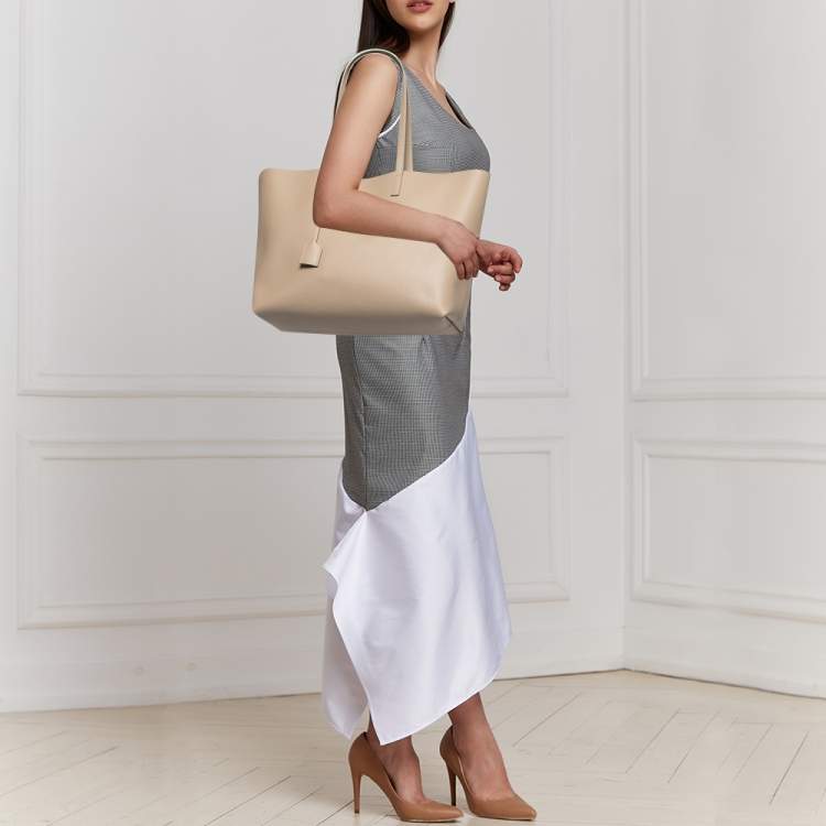 Pre Owned Saint Laurent Beige Leather E/W Shopper Tote
