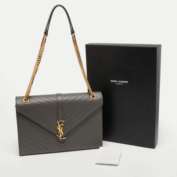 مملوكة مسبقًا Saint Laurent Grey Matelassé Leather Large Cassandre Flap Bag