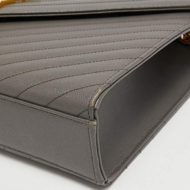 مملوكة مسبقًا Saint Laurent Grey Matelassé Leather Large Cassandre Flap Bag