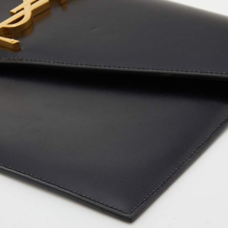 مملوكة مسبقًا Saint Laurent Black Leather Medium Uptown Clutch