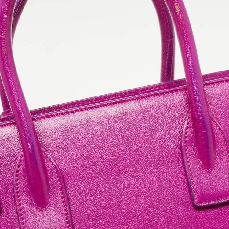 مملوكة مسبقًا Saint Laurent Magenta Leather Baby Classic Sac De Jour Tote