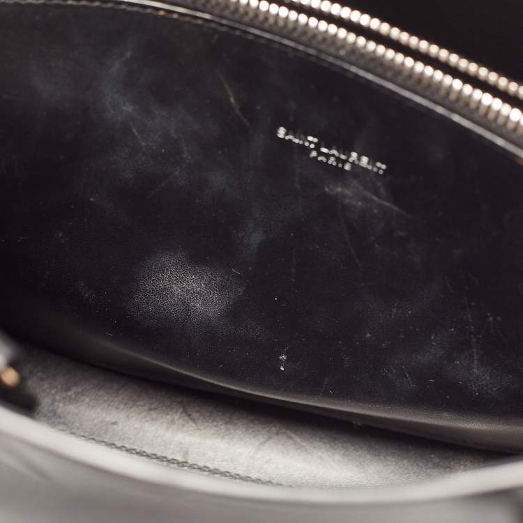 مملوكة مسبقًا Saint Laurent Black Leather Baby Classic Sac De Jour Tote