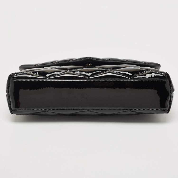 Pre Owned Saint Laurent Black Quilted Patent Leather Sade Puffer Envelope Clutch