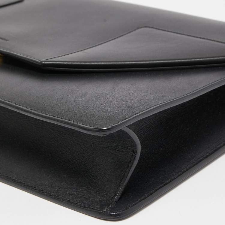 مملوكة مسبقًا Saint Laurent Black Leather Medium Betty Shoulder Bag