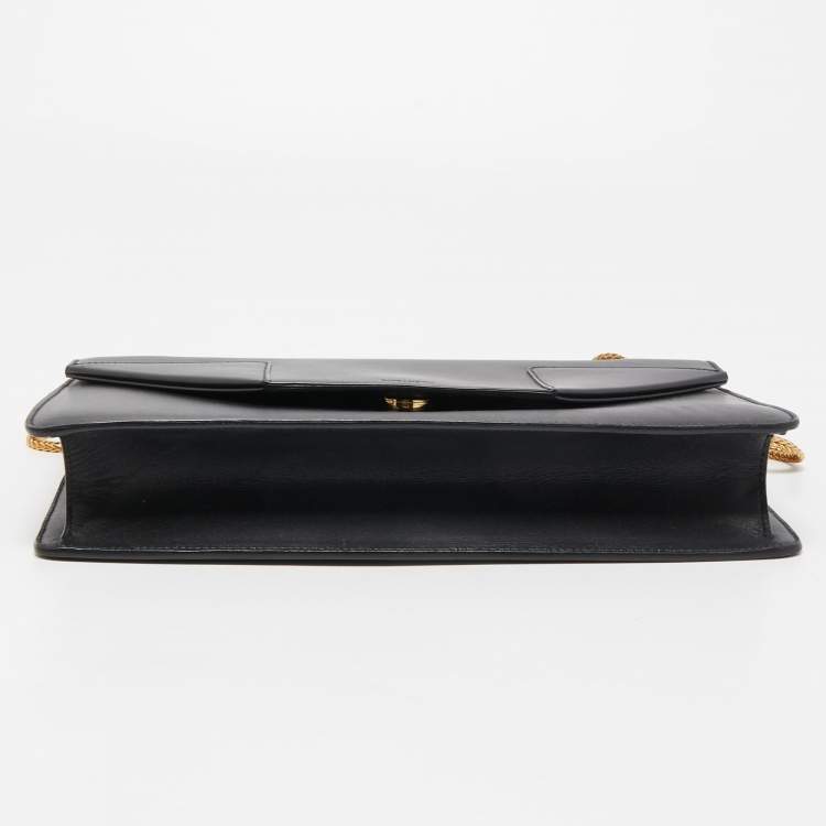 مملوكة مسبقًا Saint Laurent Black Leather Medium Betty Shoulder Bag