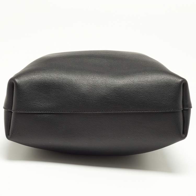 مملوكة مسبقًا Saint Laurent Black Leather Toy Shopper Tote
