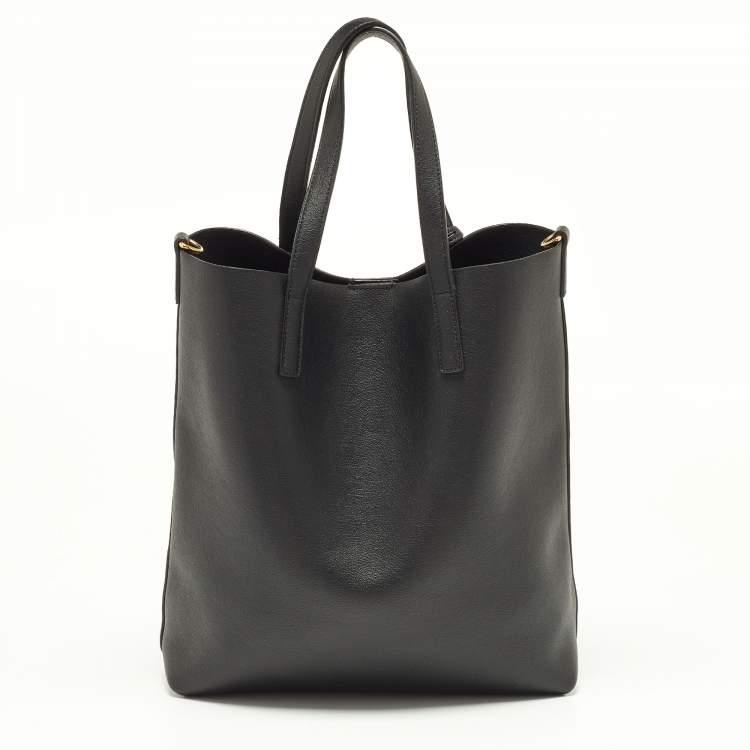 مملوكة مسبقًا Saint Laurent Black Leather Toy Shopper Tote