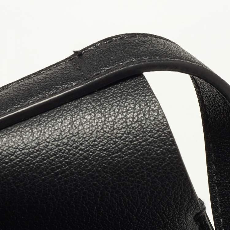 مملوكة مسبقًا Saint Laurent Black Leather Toy Shopper Tote