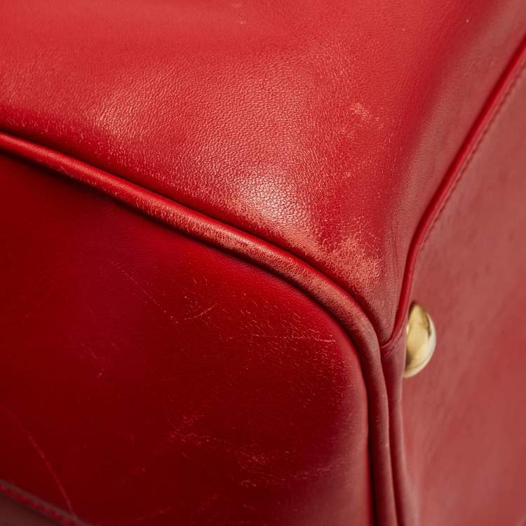 Pre Owned Saint Laurent Red Leather Classic 6 Duffle Bag