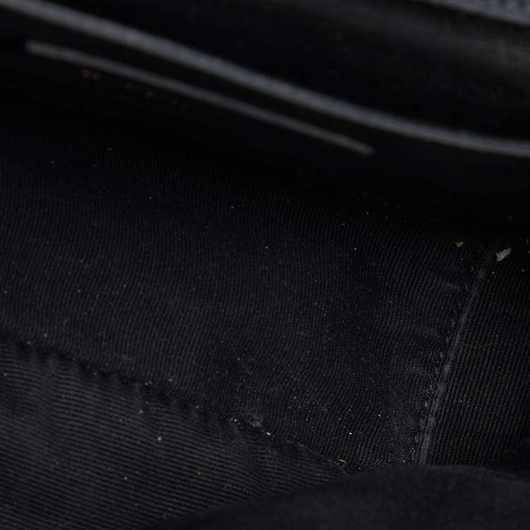 مملوكة مسبقًا Saint Laurent Tri Color Matelasse Leather Envelope Shoulder Bag