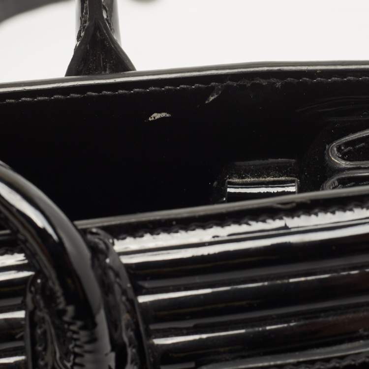مملوكة مسبقًا Saint Laurent Black Patent Leather Nano Classic Sac De Jour Tote
