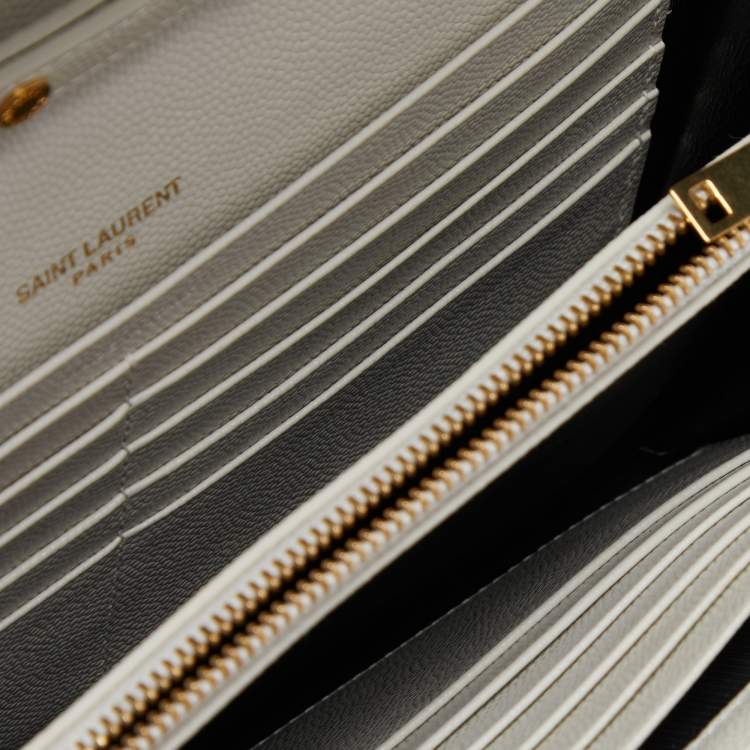 مملوكة مسبقًا Saint Laurent Off White Matelasse Leather Monogram Chain Clutch