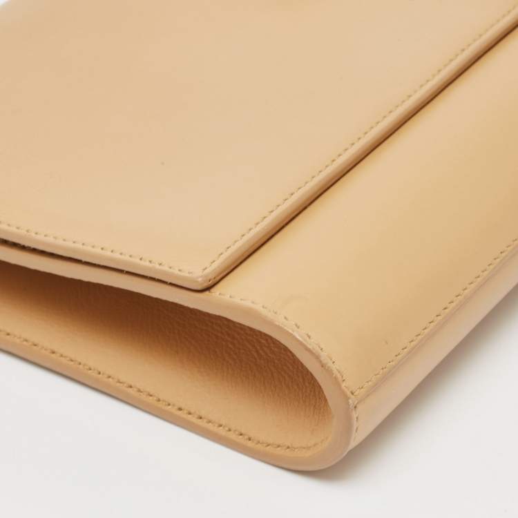 مملوكة مسبقًا Saint Laurent Beige Leather Y-Ligne Clutch