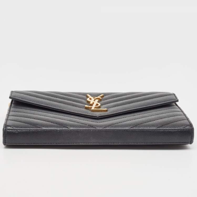 مملوكة مسبقًا Saint Laurent Black Matelassé Leather Cassandre Wallet on Chain