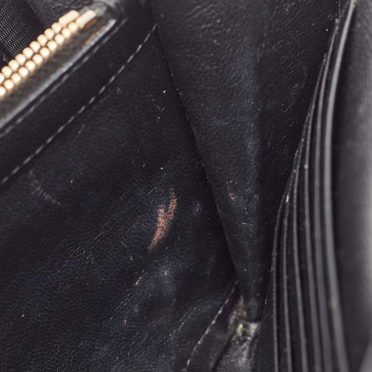 مملوكة مسبقًا Saint Laurent Black Matelassé Leather Cassandre Wallet on Chain