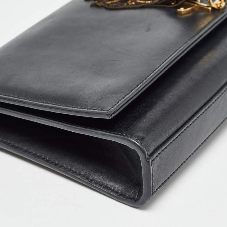 مملوكة مسبقًا Saint Laurent Black Leather Kate Tassel Clutch