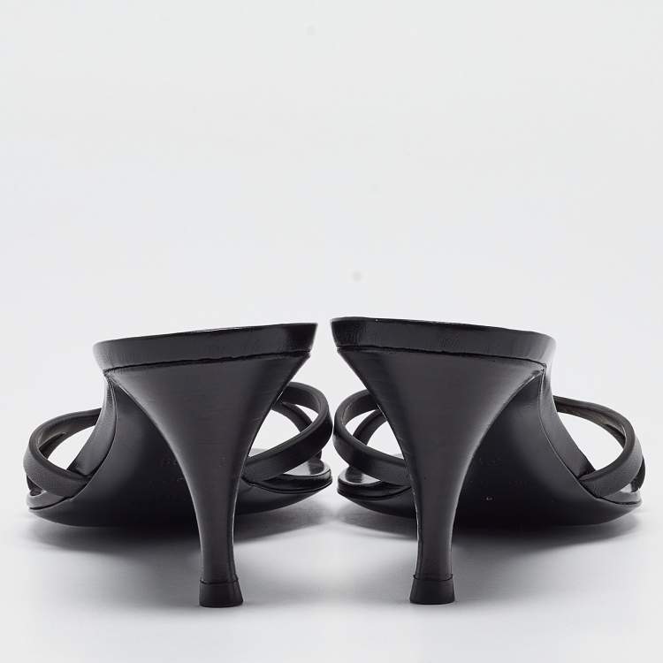 مملوكة مسبقًا Saint Laurent Black Leather Carla Sandals Size 39