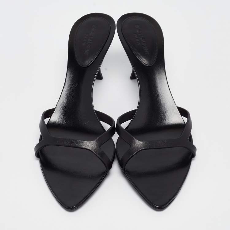 مملوكة مسبقًا Saint Laurent Black Leather Carla Sandals Size 39