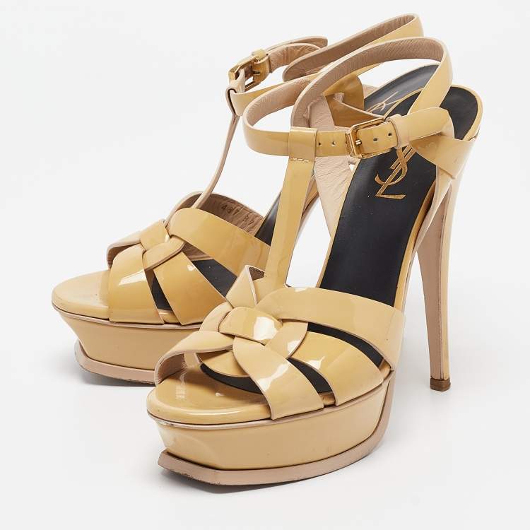 مملوكة مسبقًا Saint Laurent Beige Patent Tribute Ankle Strap Sandals Size 37