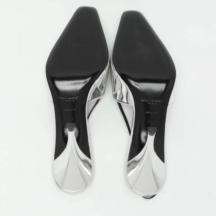 مملوكة مسبقًا Saint Laurent Silver Leather Blade Slingback Pumps Size 36