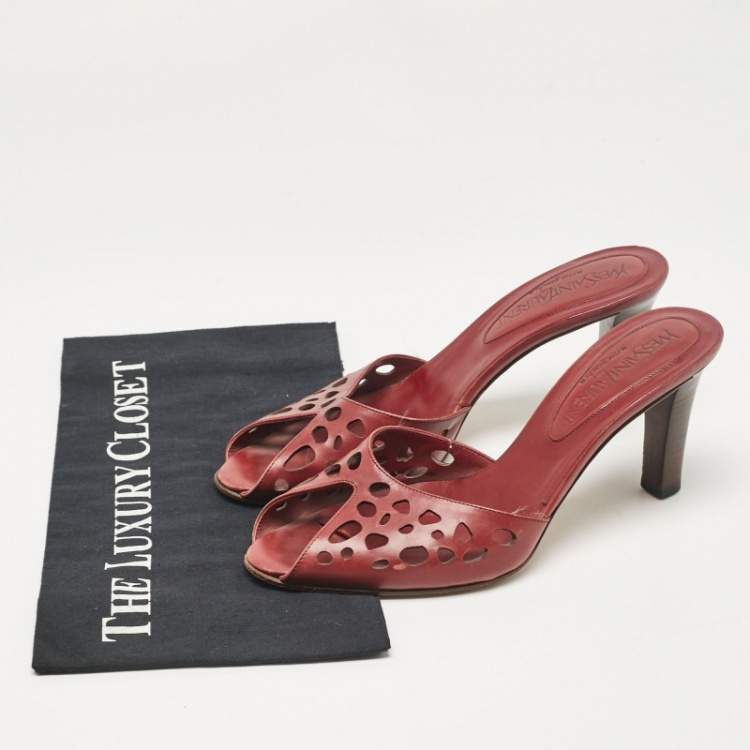 Pre Owned Saint Laurent Burgundy Leather Slide Sandals Size 39