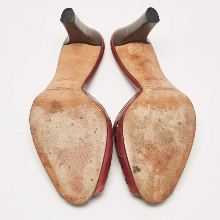 Pre Owned Saint Laurent Burgundy Leather Slide Sandals Size 39