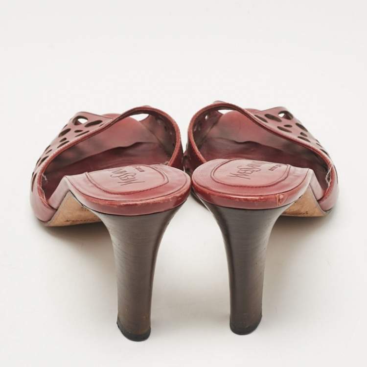 Pre Owned Saint Laurent Burgundy Leather Slide Sandals Size 39