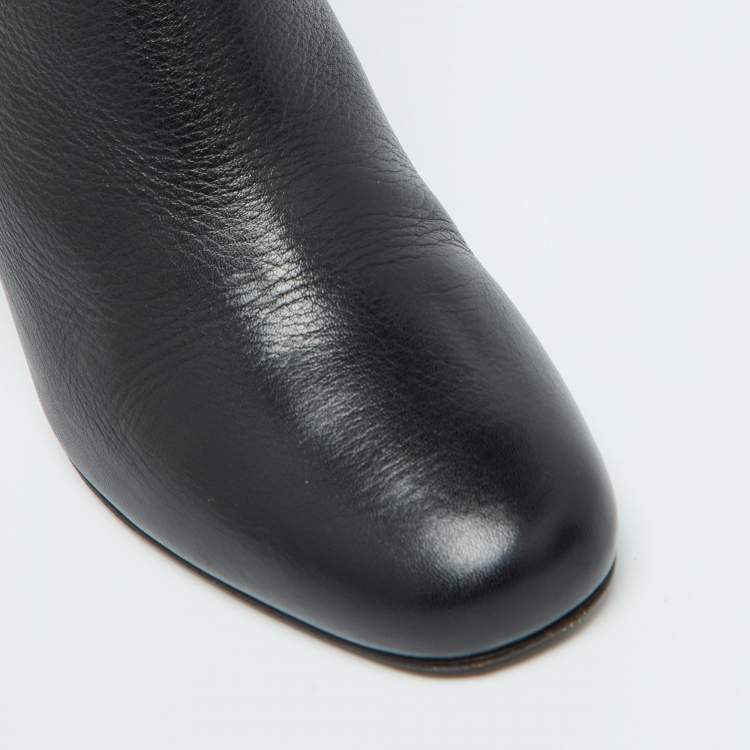 Pre Owned Saint Laurent Black Leather Ankle Length Boots Size 39