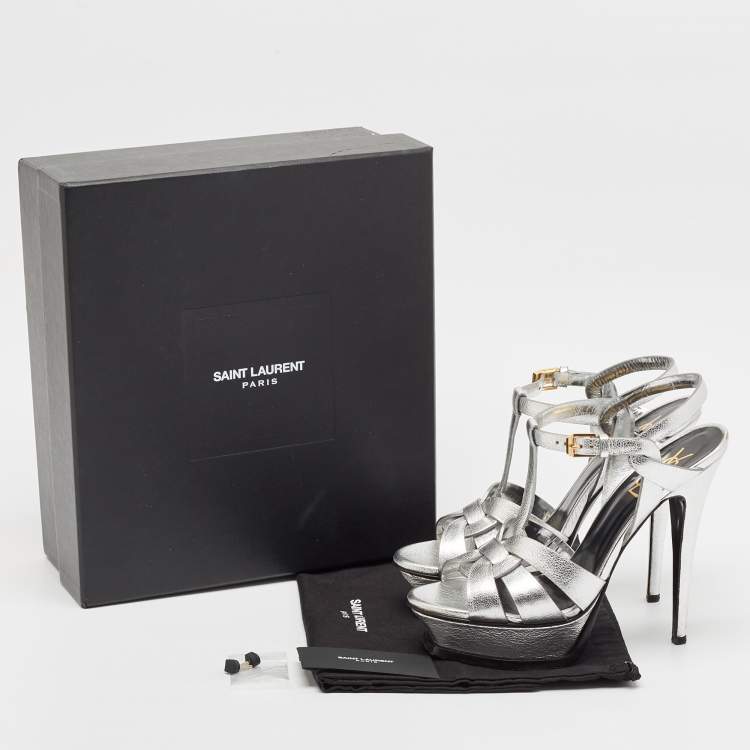 مملوكة مسبقًا Saint Laurent Silver Leather Tribute Sandals Size 38