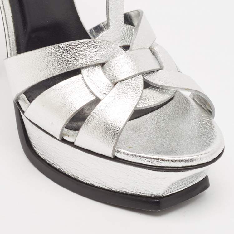 مملوكة مسبقًا Saint Laurent Silver Leather Tribute Sandals Size 38