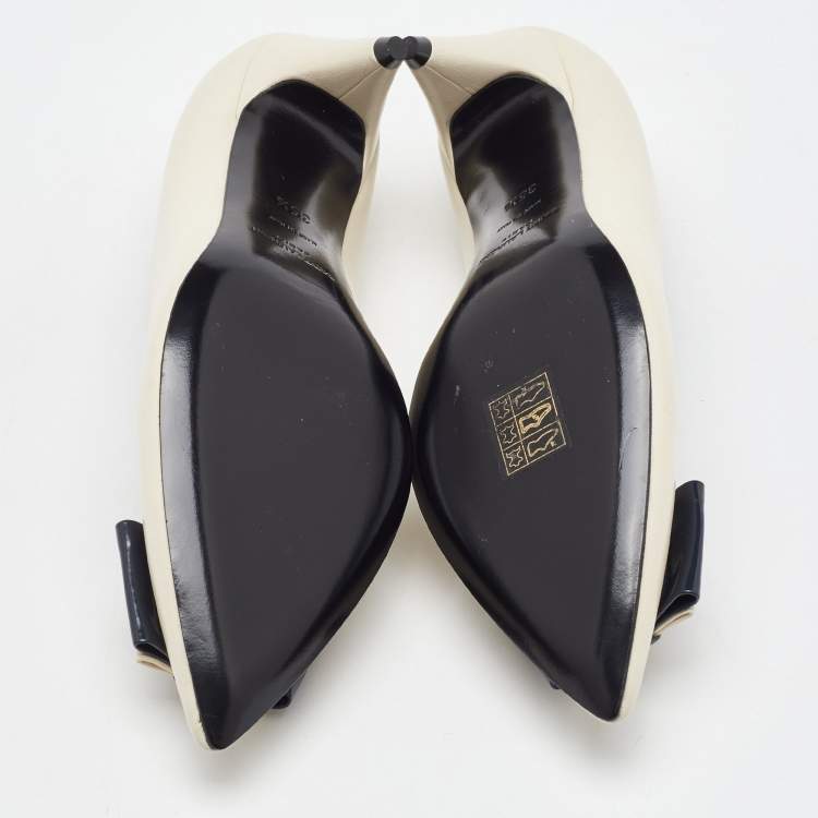 Pre Owned Saint Laurent Off White/Navy Blue Leather Anais YSL Bow Pumps Size 35.5