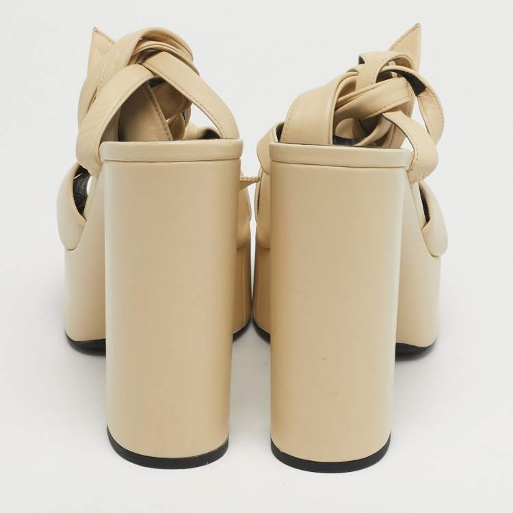 Pre Owned Saint Laurent Bianca Size 40 Cream Leather Ankle Strap Sandals