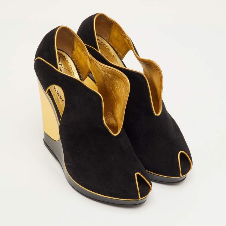 مملوكة مسبقًا Yves Saint Laurent Size 36 Black/Gold Cut-Out Suede Peep Toe Platform Wedge Pumps 