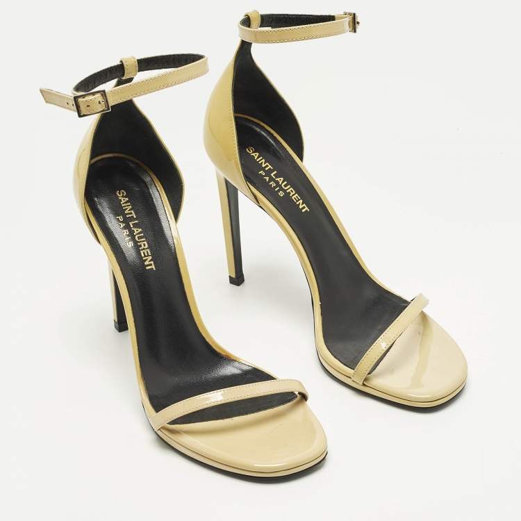 مملوكة مسبقًا Saint Laurent Jane Size 38 Beige Patent Leather Ankle Strap Sandals